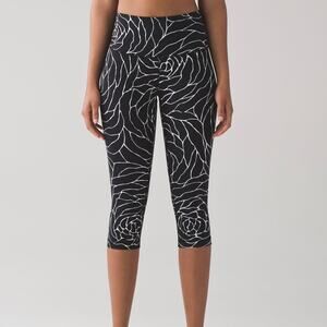 LULULEMON Wunder Under Crop Leggings Radiate Rose Alpine White Black 8